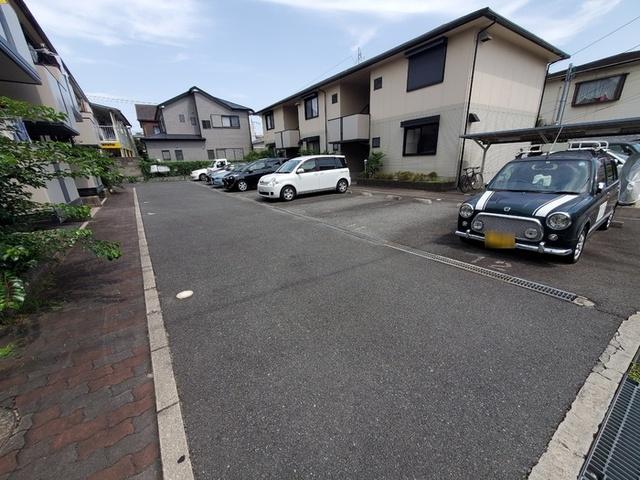 シンフォニックガーデン　Ａ棟（102） 駐車場