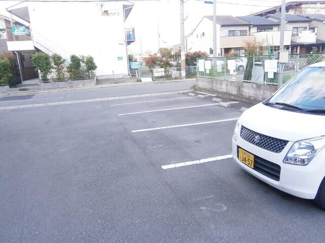 グランドール（205） 駐車場