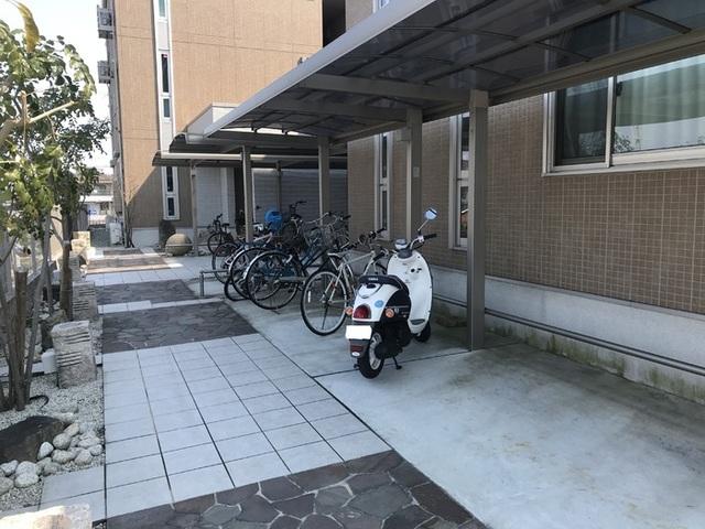 フェザント小野原（301） 駐車場