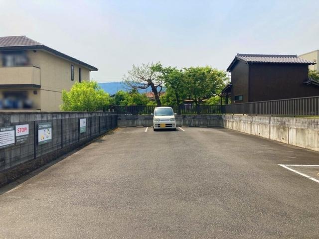 グラシューズメゾンⅡ（202） 駐車場