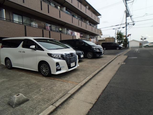 シャルトボナール（202） 駐車場