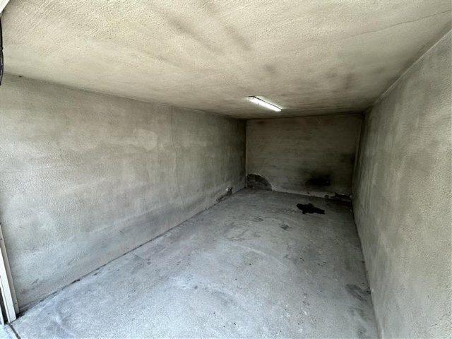 尼崎市塚口本町一戸建 駐車場