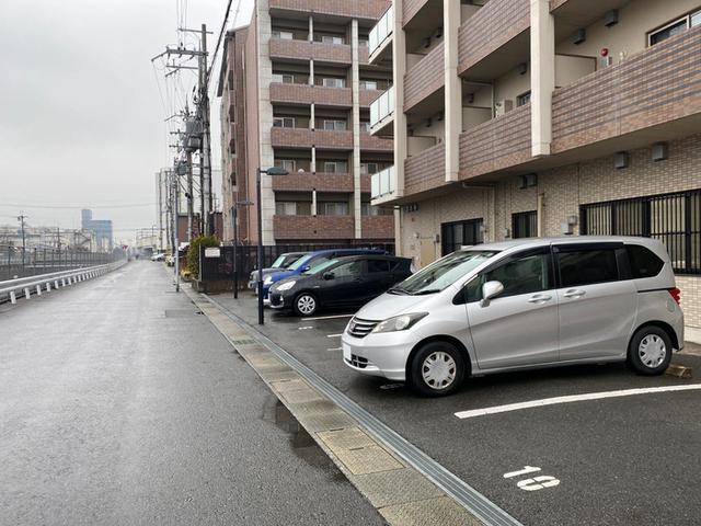 プレコート上鳥羽（503） 駐車場