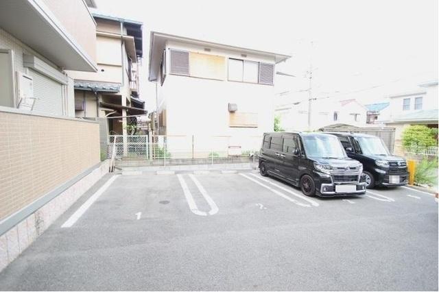 シャルム総持寺（110） 駐車場