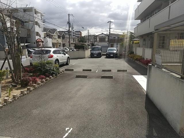 アークファイブ（101） 駐車場