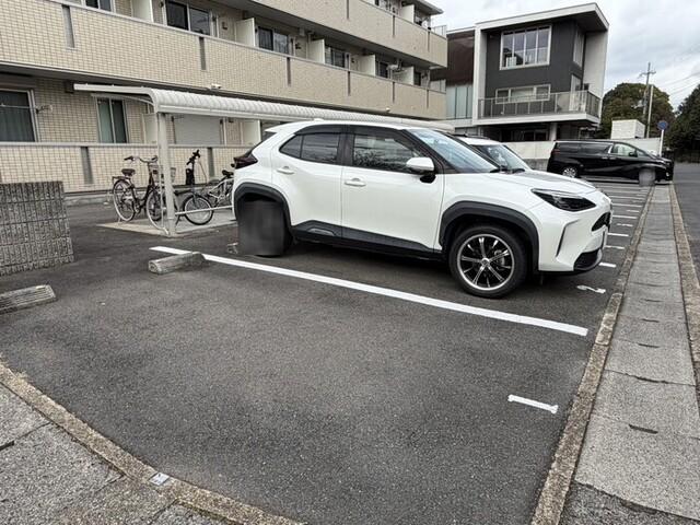 セジュール城南（206） 駐車場