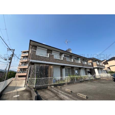 閑静な住宅街に面す、お洒落な外観