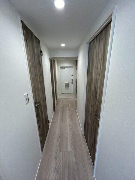 晴れた日は気持ち良い青空が広がる、南向き・6階部分。実際の陽当りや眺望を、ぜひ現地でご確認ください。