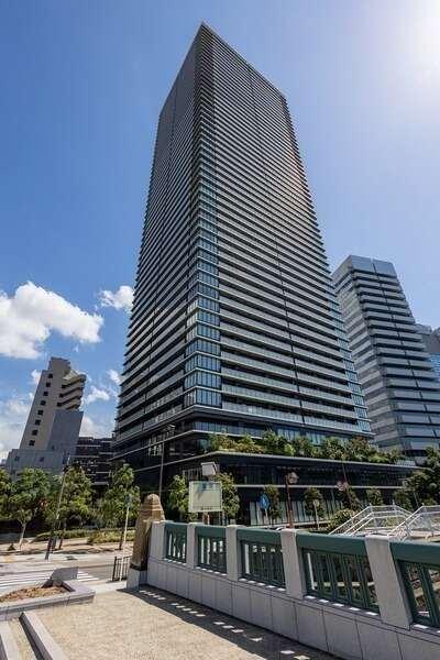 暮らしの安全を守る24時間有人管理×多重セキュリティ。防犯面にも配慮されたマンションです。