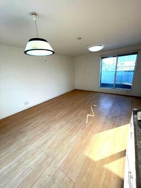 広々としたLDKは北・西・南の3面開口。大きな収納が備わり、すっきりとした空間が保てます。