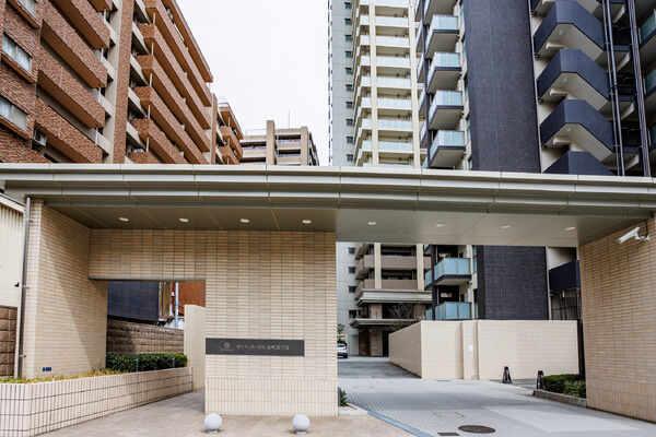 「谷町六丁目」駅徒歩3分など、複数沿線が利用可能。大阪市内の主要拠点へアクセス快適な立地です。