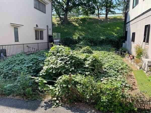 有効敷地面積約27坪の整形地です。武庫川河川敷が敷地裏に広がる、閑静な住宅地に立地しております。