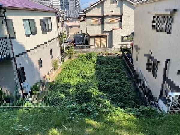 建築条件無しです。周囲に既に建物が建っているため、採光状況などを考慮して、プラニングできます。