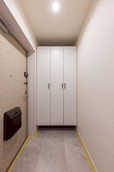 フロートタイプの下足入が備わっています。クランクイン廊下が採用され、プライバシーに配慮された間取り。