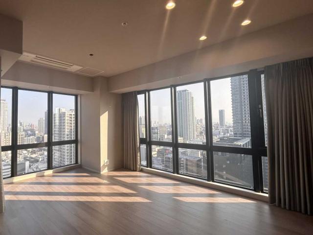 リビング：窓から朝の光が入ります(撮影年月：2026年01月)