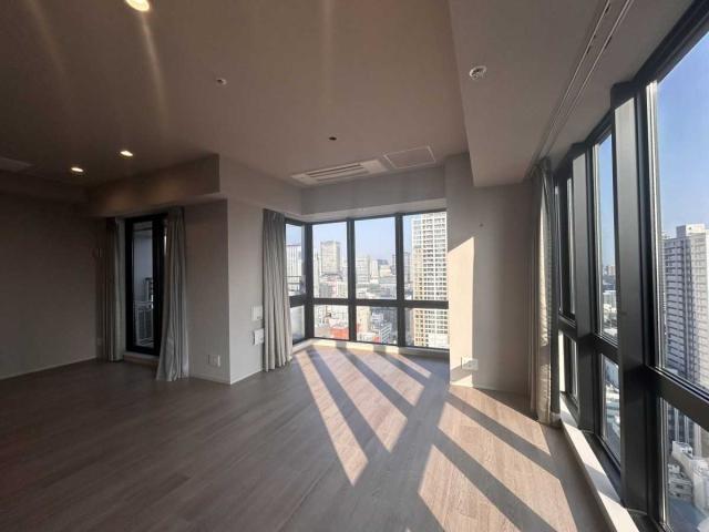 リビング：窓から朝の光が入ります(撮影年月：2026年01月)