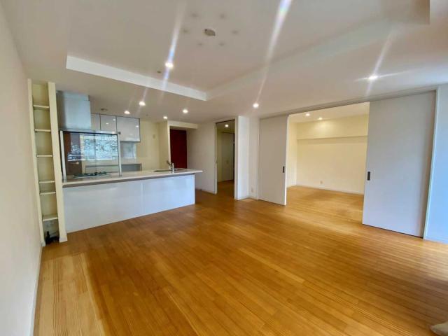 LDK：奥：洋室(撮影年月：2026年04月)