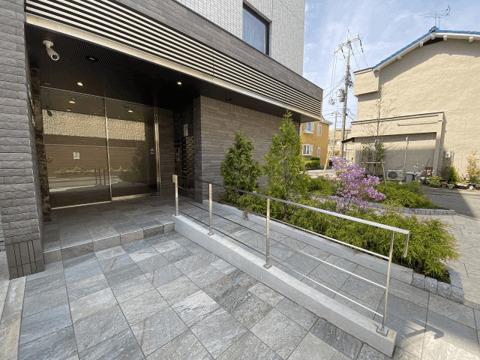 京都市右京区西京極西川町マンション エントランス