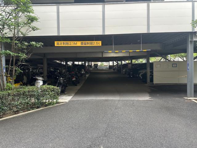ザ・ガーデネスクシティコムズ館 駐車場