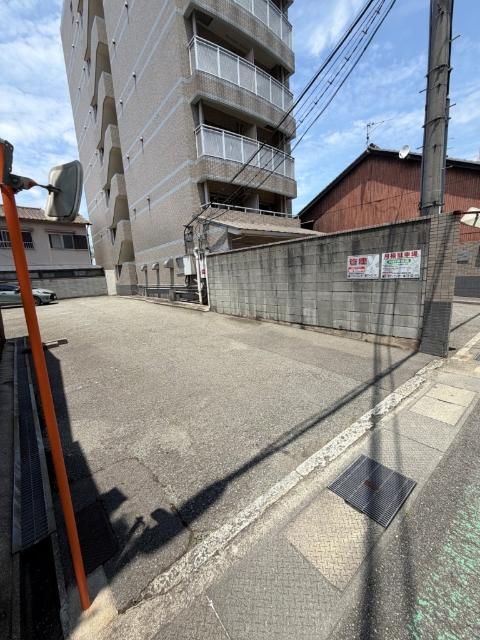 ハッピーコート栄町 駐車場