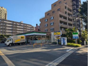 ファミリーマート吹田千里山西店