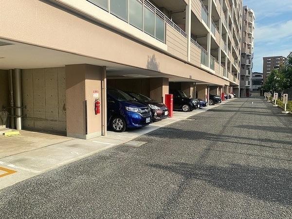 レックスガーデン塚口 駐車場