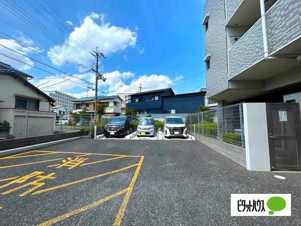 エスリード塚口 駐車場