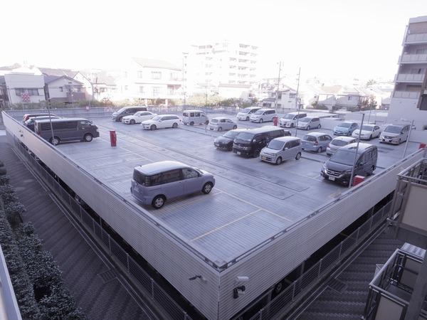 セントポリア武庫之荘 駐車場