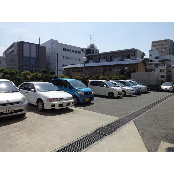 シャルマンコーポ江坂 駐車場