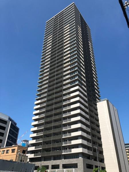 ローレルタワー梅田 外観