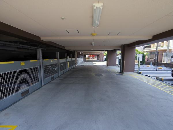 フェリシオ塚口 駐車場