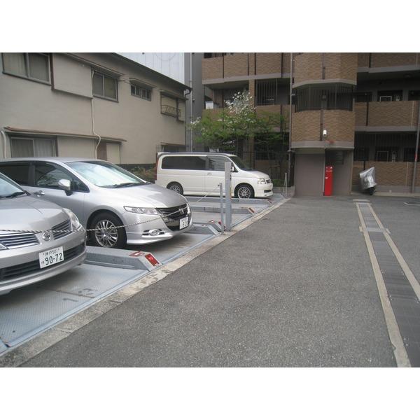 ファミール塚口公園前 駐車場