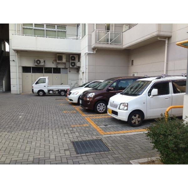 アミング潮江ウエスト　二番館 駐車場