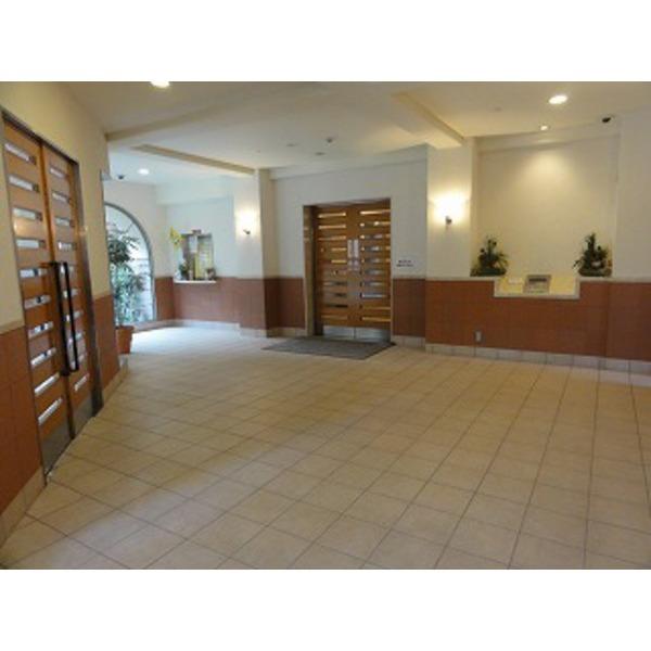 ファーストアヴェニュー泉ヶ丘 エントランス
