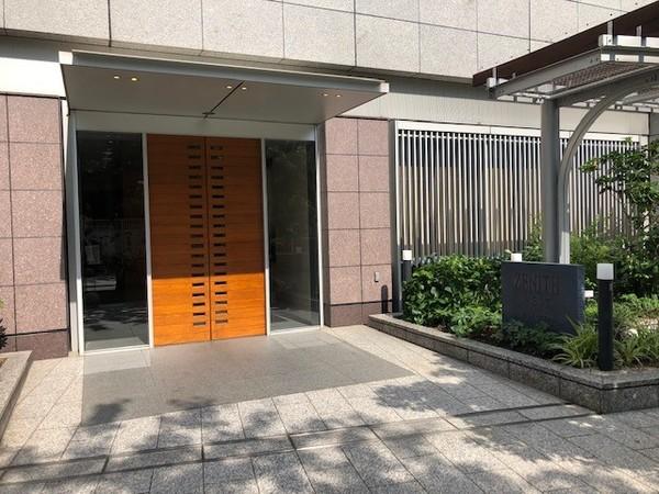 ジーニス大阪ＷＥＳＴ エントランス