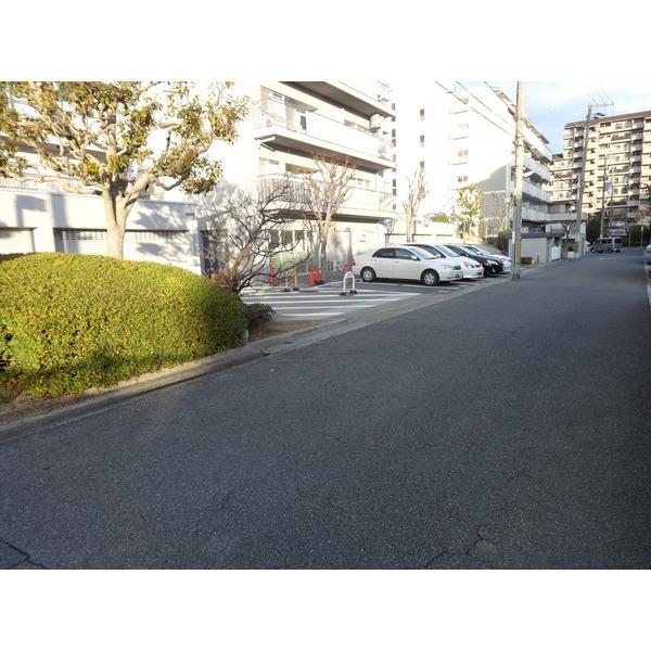 ローレルコート南千里 駐車場