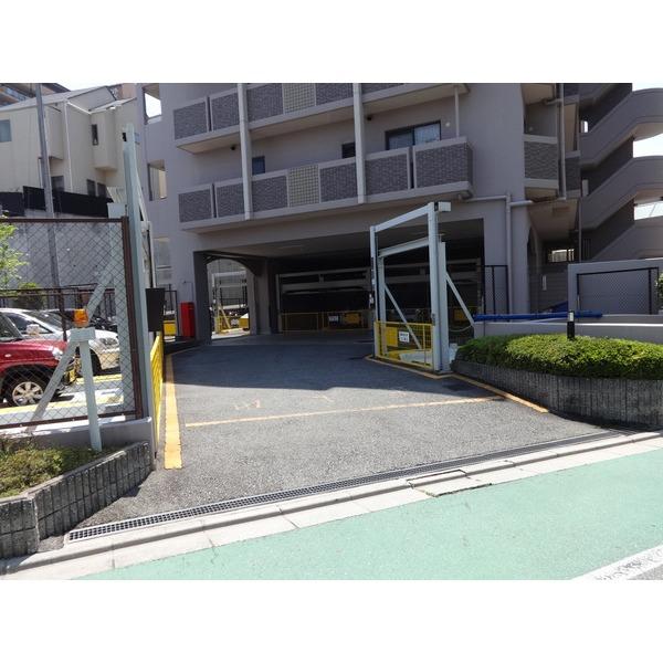グランシティオ南千里 駐車場
