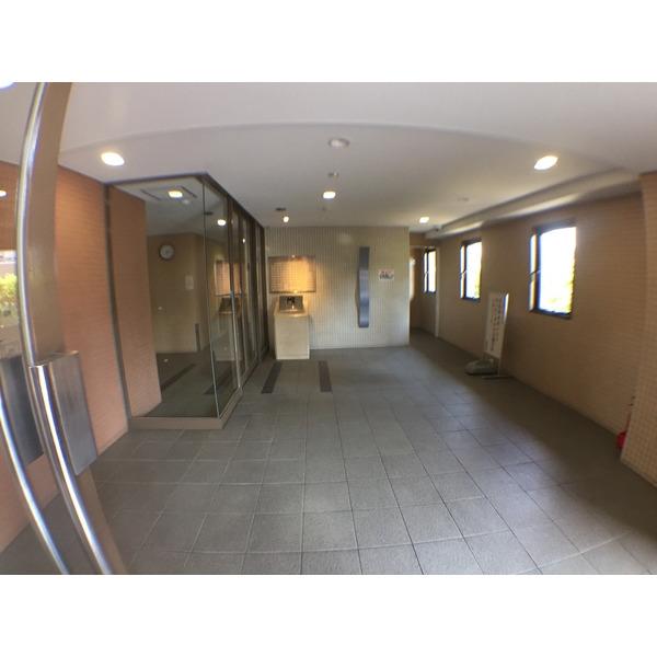 ジオ茨木学園町1番館　花の木通り エントランス