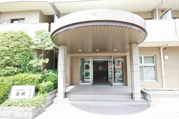 ロイヤルシャトー高槻 エントランス