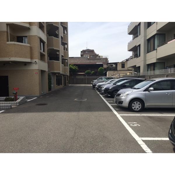コート帝塚山万代 駐車場