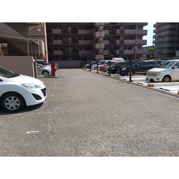 セントポリア泉北原山台 駐車場