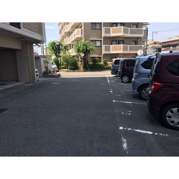 ダイアパレス光明池 駐車場