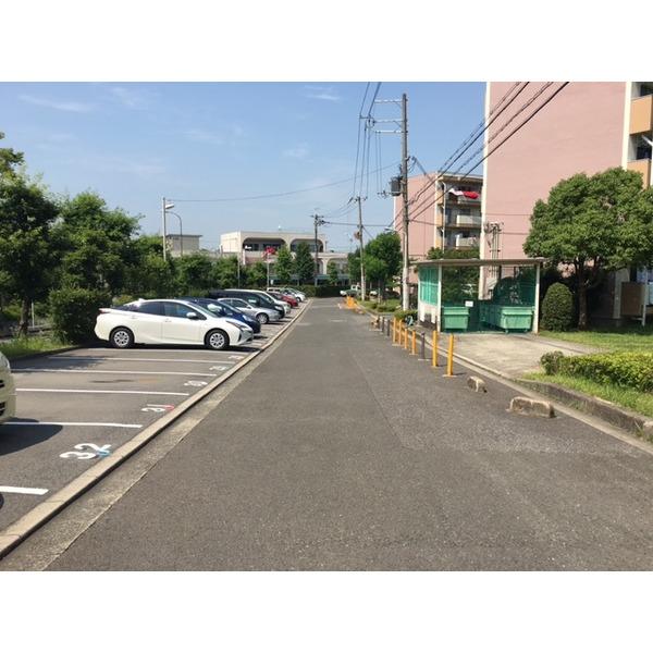 泉北城山台住宅 駐車場