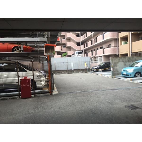 ミラージュパレス新金岡 駐車場