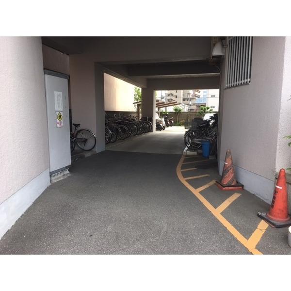 シャルマンコーポ江坂 駐車場