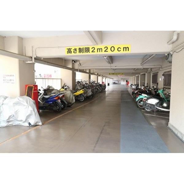 茨木グランドハイツ 駐車場