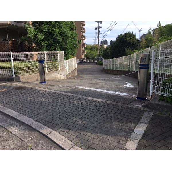 ヴィルヌーブ緑地公園 駐車場