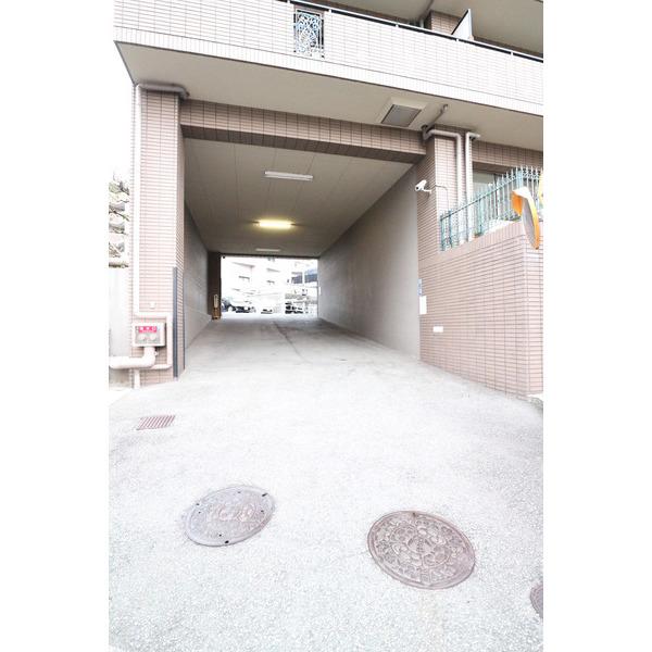 アンビエント千里山 駐車場