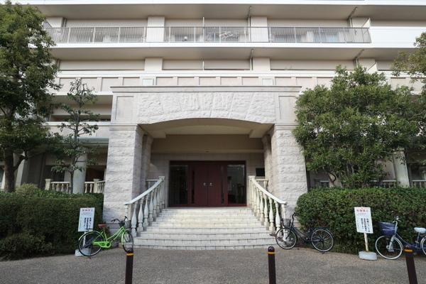 リバーガーデン森の城 エントランス