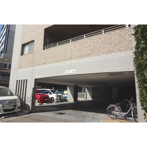 セントラル江坂EAST 駐車場
